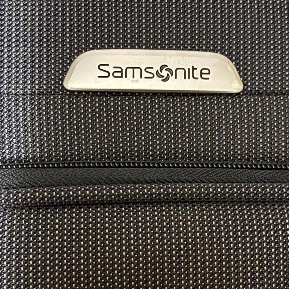 SAMSONITE Computer Work Travel Suitcase - Picture 4 of 16